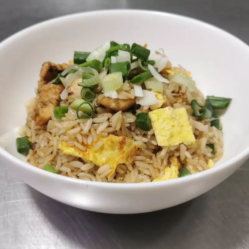 ARROZ CHAUFA (POLLO O CERDO)