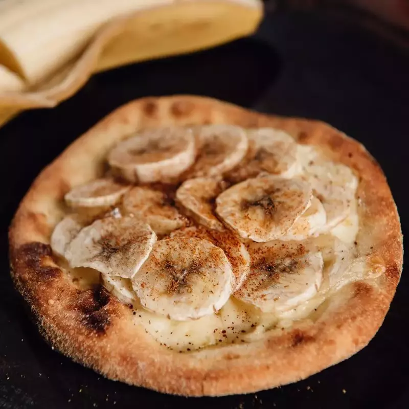 Platano y Lechera (Esfiha)