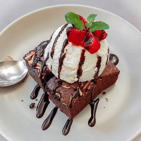 Brownie con Helado