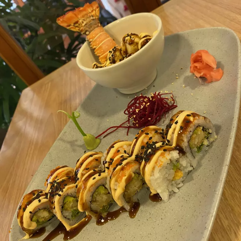 LOBSTER ROLL