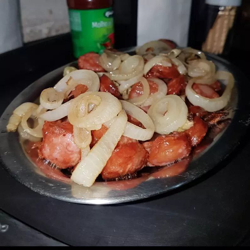 Porção Linguiça Pura Acebolada