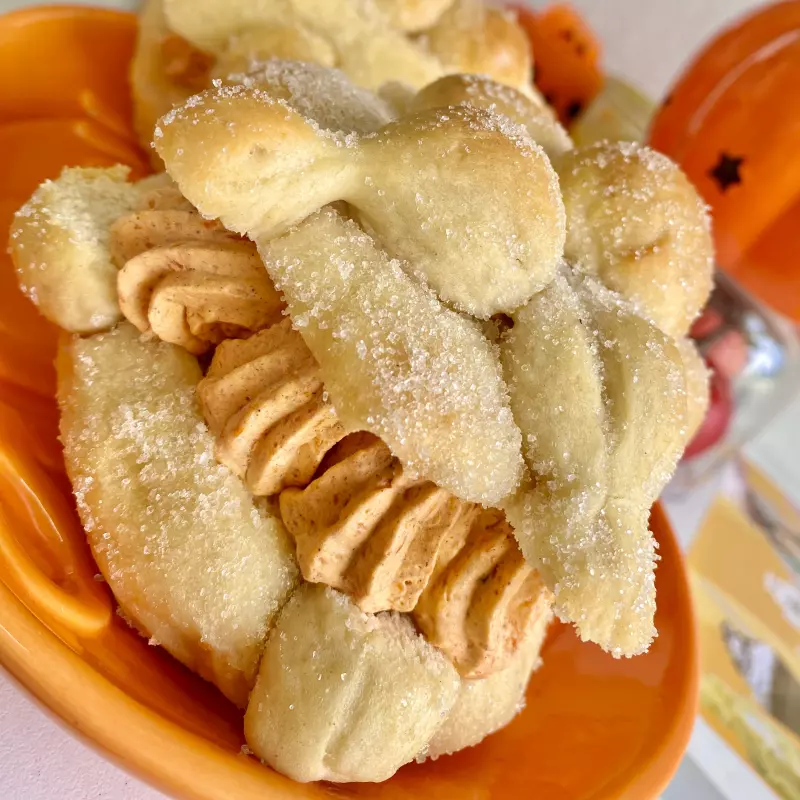 Pan de muerto relleno
