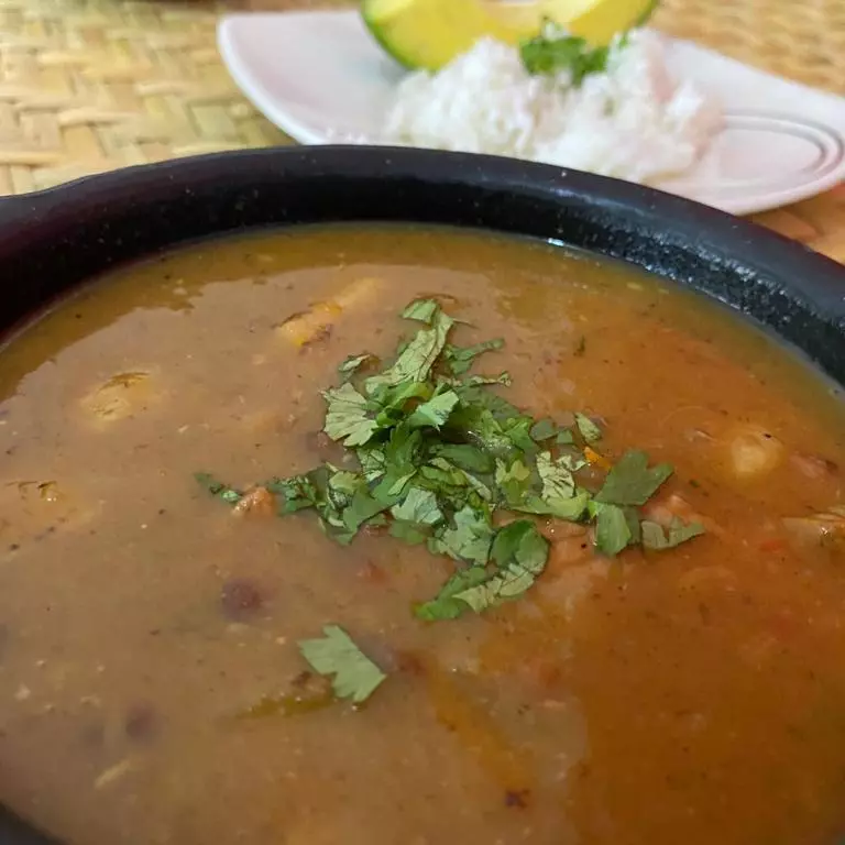 Sancocho  de guandú de cerdo