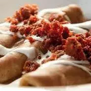 Enfrijoladas con huevo