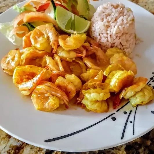 Camarones a la mantequilla