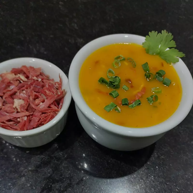 Caldo de Abóbora com Carne Seca