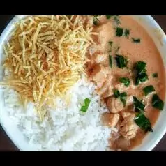 Strogonoff de Frango Tam: G