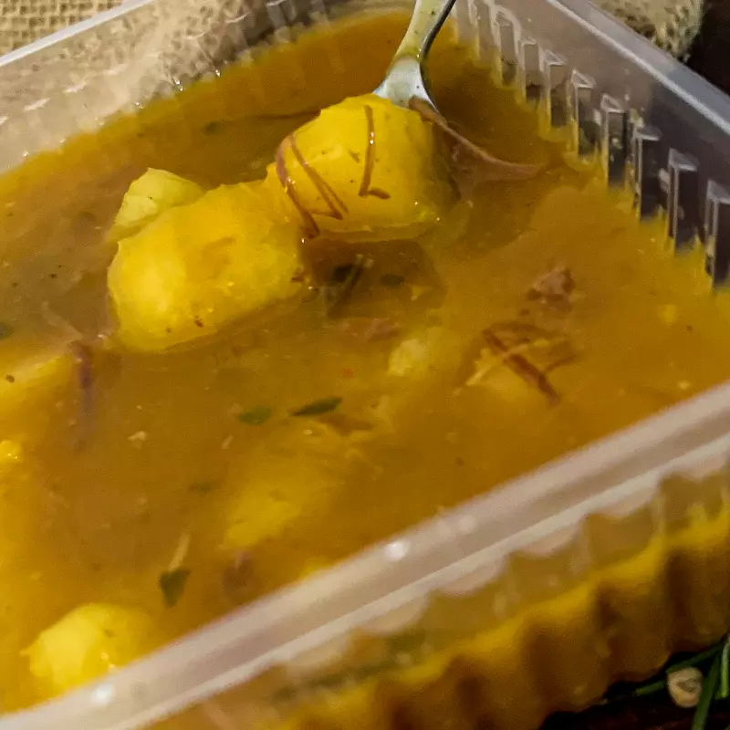 Caldo de mandioca com frango