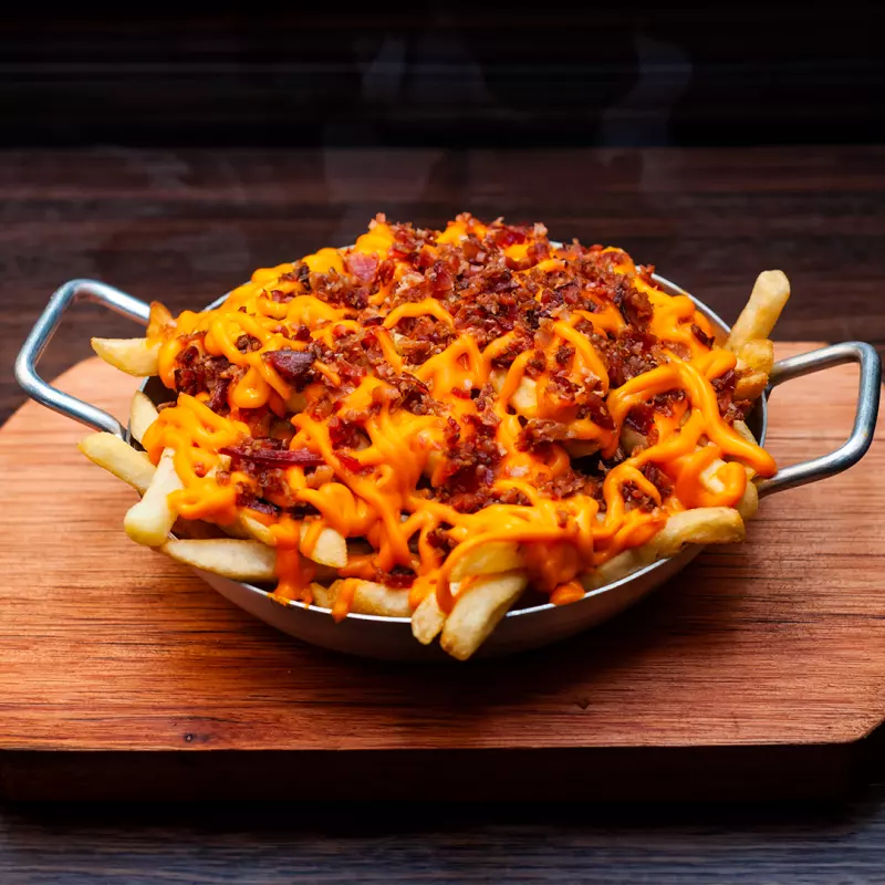 BATATA CHEDDAR E BACON MÉDIA