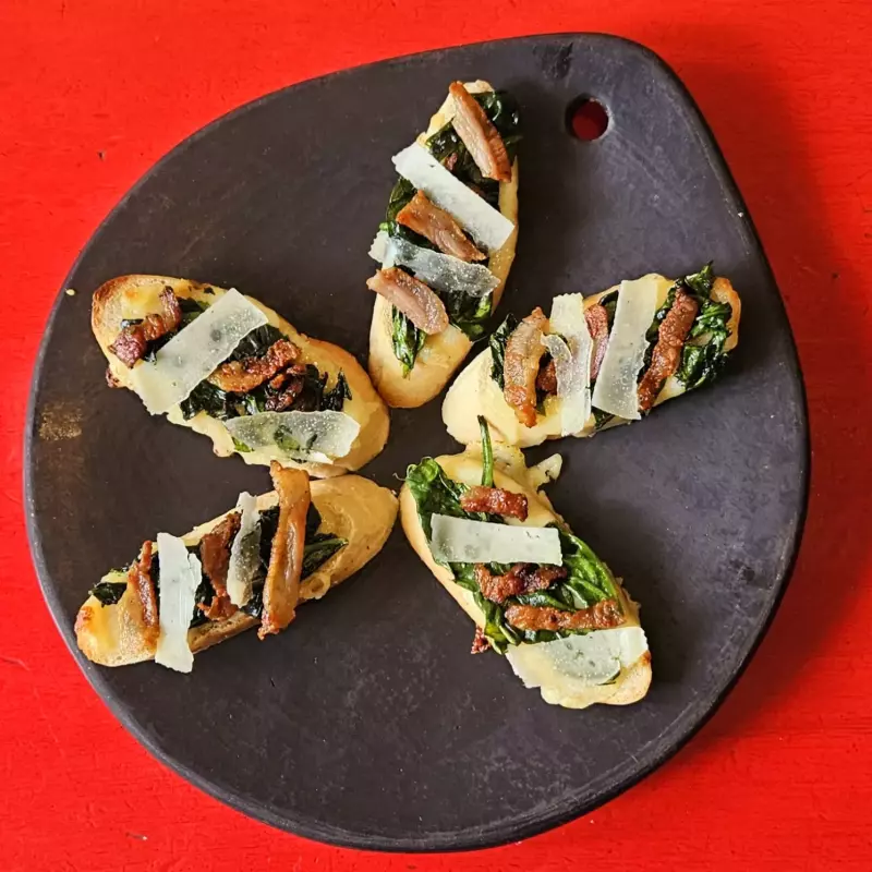 Entrada 4 Bruschette Guanciale