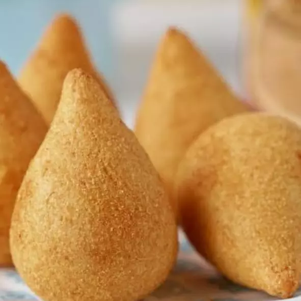 Coxinha frango e queijo