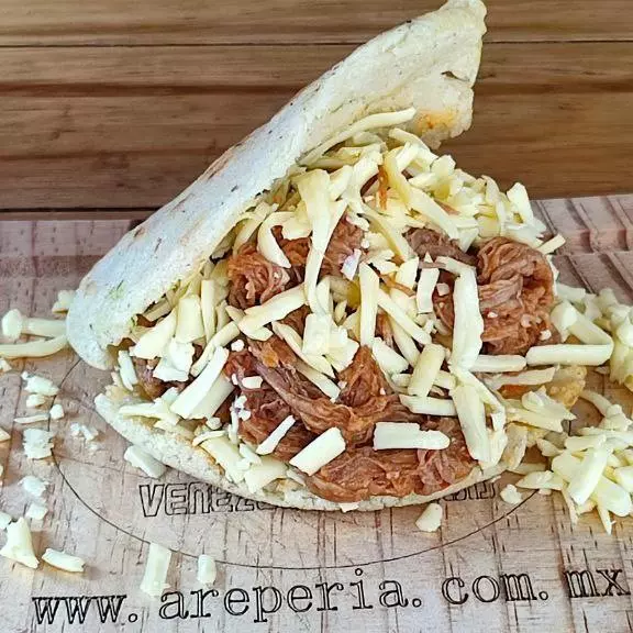 AREPA MECHUDA