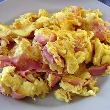 huevos revueltos con jamon