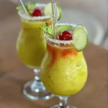 LIMONADA DE MARACUYA Y HIERBABUENA