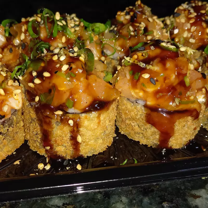 Hot Roll Salmão topem (8 un)
