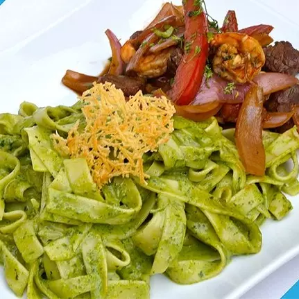 Fetucchini al Pesto con Lomo