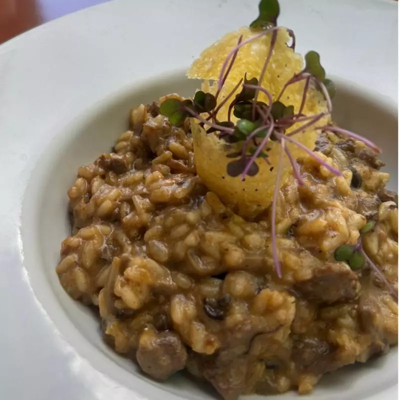 RISOTO DE FILÉ MIGNON COM SHIMEJI