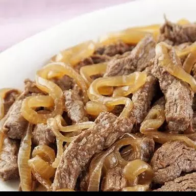 Isca de carne acebolada
