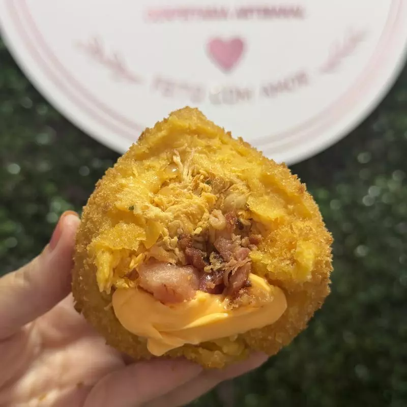 Coxinha franbacon com cheddar