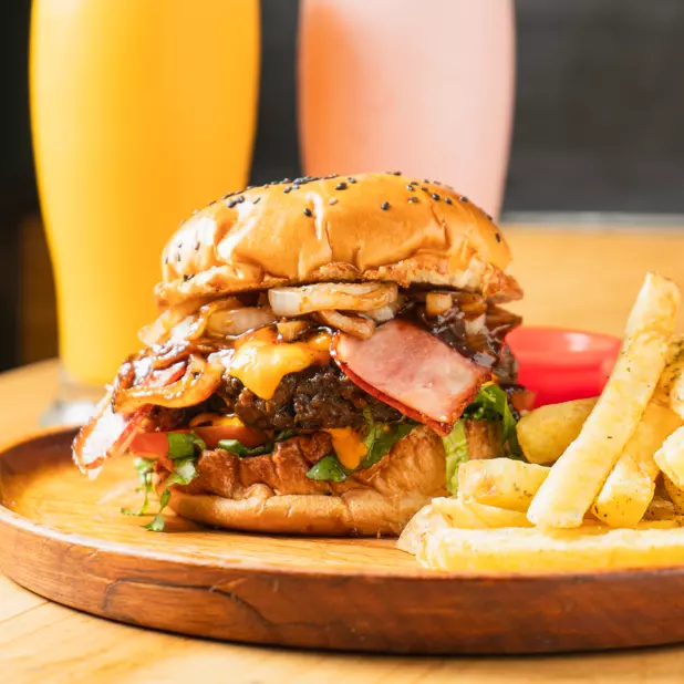 Combo 3 - Hamb. BM + Jugo