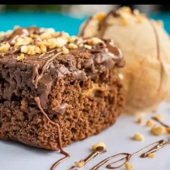 Brownie con helado