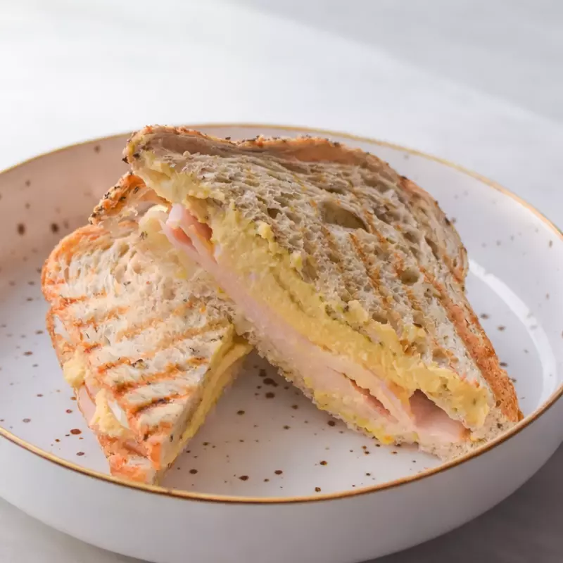 Sandwich Pavo Hummus