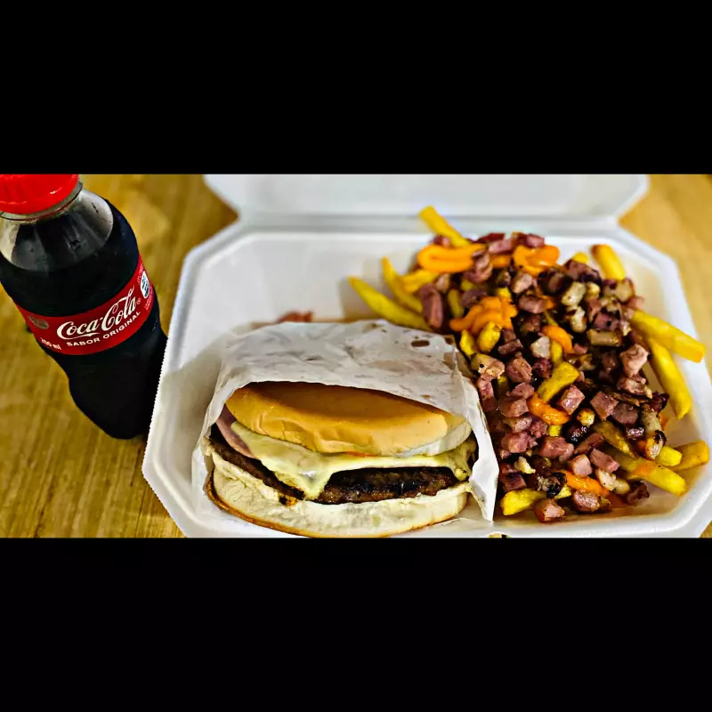 X burger + fritas c bacon e cheddar