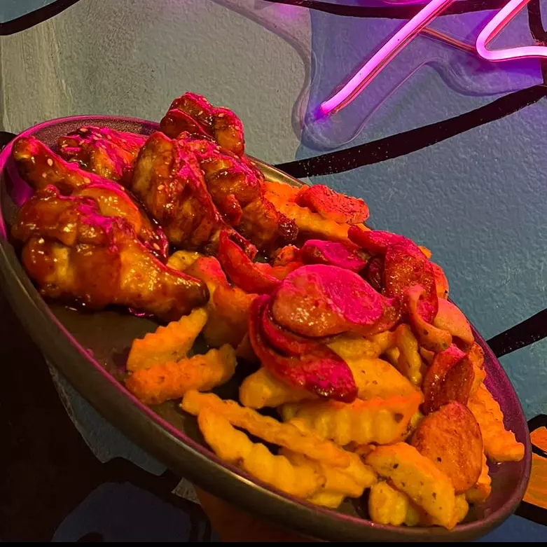 EL PEGRILOSO (Es un chorizo con alas