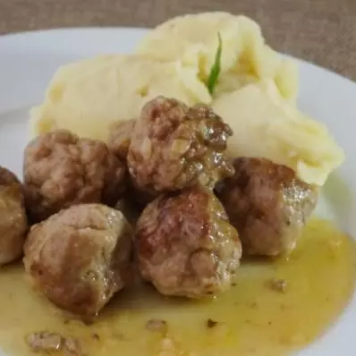 Lunes - Albóndigas con Pure