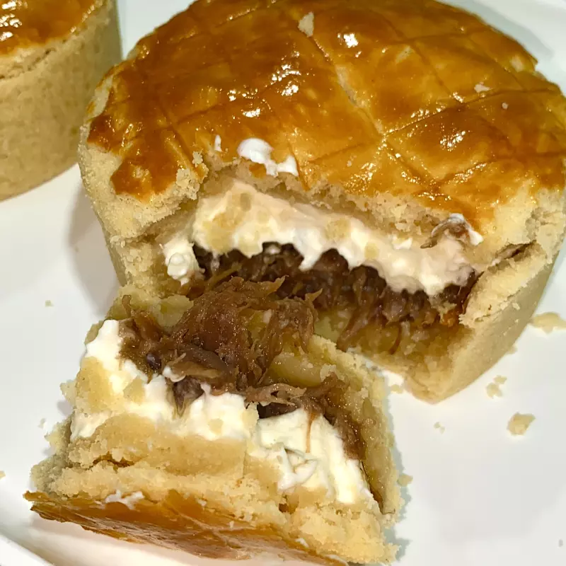 Empada de Costela e Cream cheese