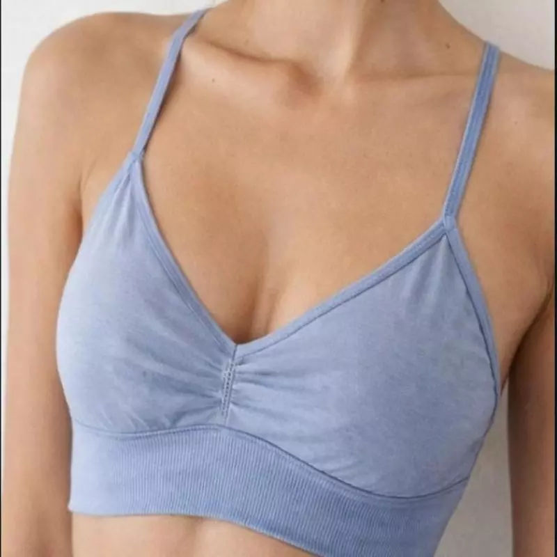 Top Deportivo 2107 Celeste Minimal