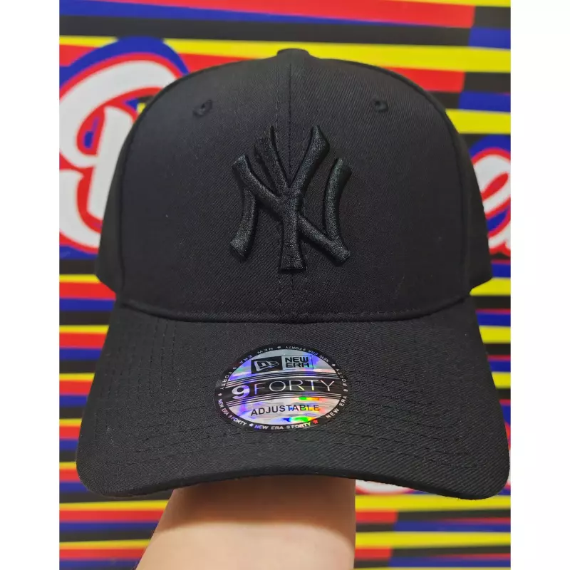 Gorra New York curva letra negra