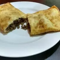 Pastel de Carne c/ Queijo Gd