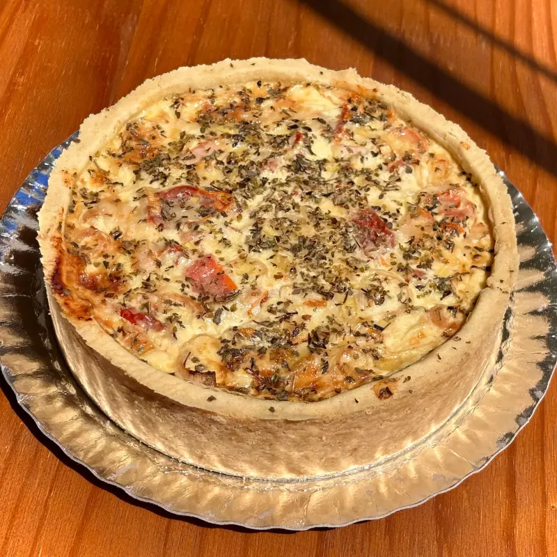QUICHE DE ALHO PORÓ C/ TOMATE SECO