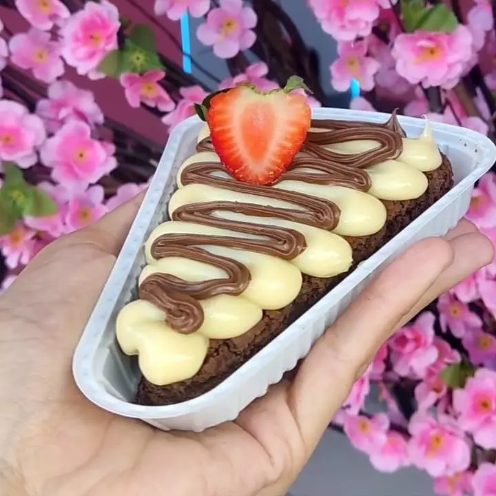 Fatia brownie ninho com nutella