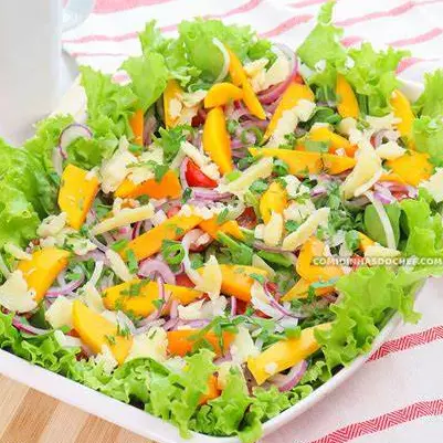 SALADA TROPICAL