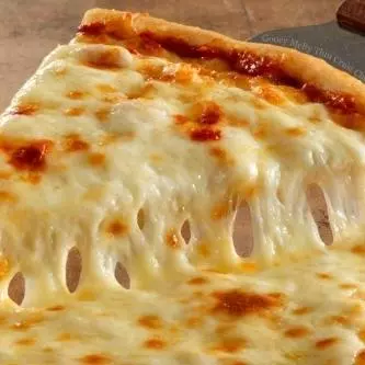 PIZZA MÉDIA QUATRO QUEIJOS