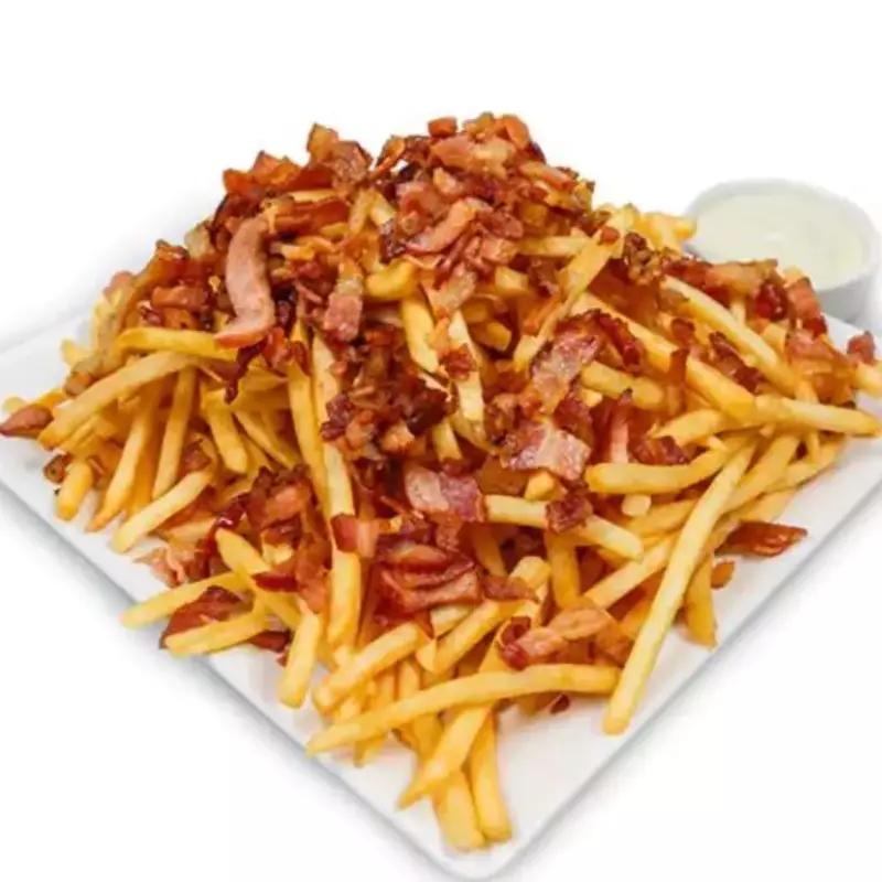 Fritas com queijo e bacon