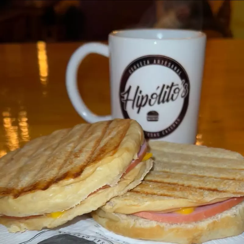 TOSTADO DE LOMITO Y CHEDDAR