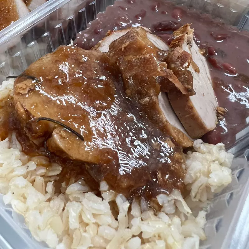 Mignon Suíno c/ Arroz e Feijão