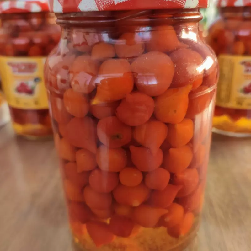*Pimenta biquinho