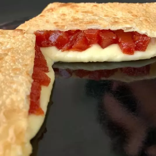 Pastel de Queijo com Goiabada.