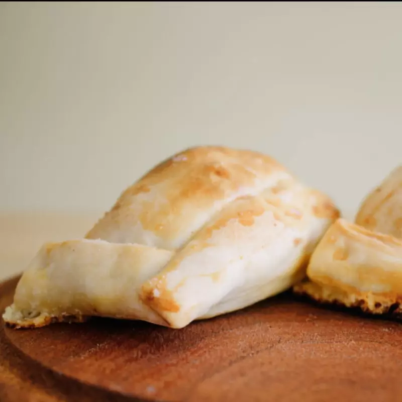 1/2 Doc Empanada de Fugazzetta