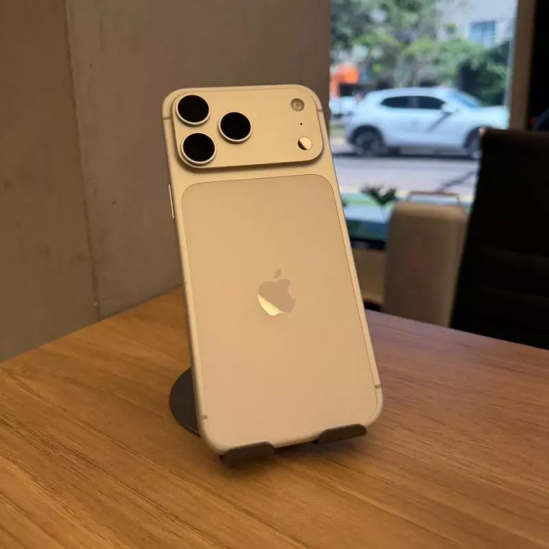 17 PRO MAX 256GB PRATEADO