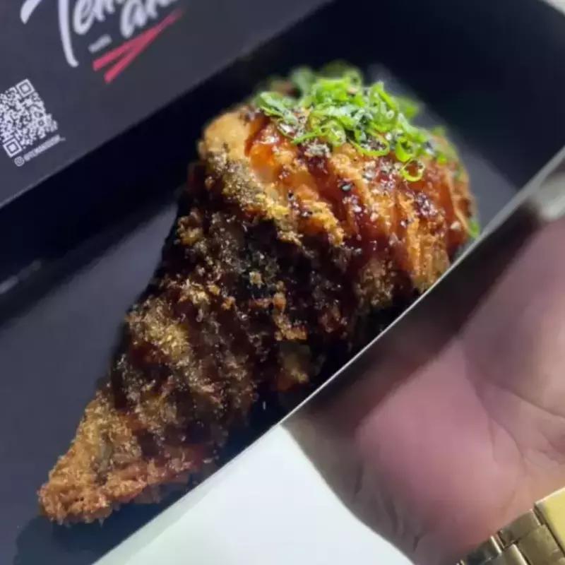 DUAS UNI DE TEMAKI HOT FRITO