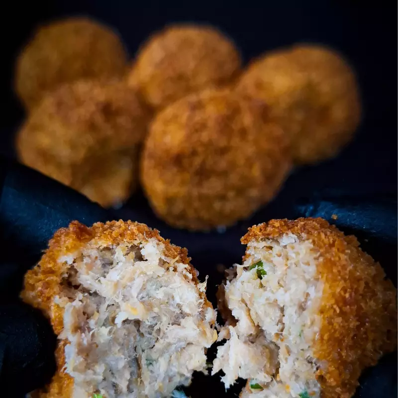 Bolinho de salmão - 6 unidades