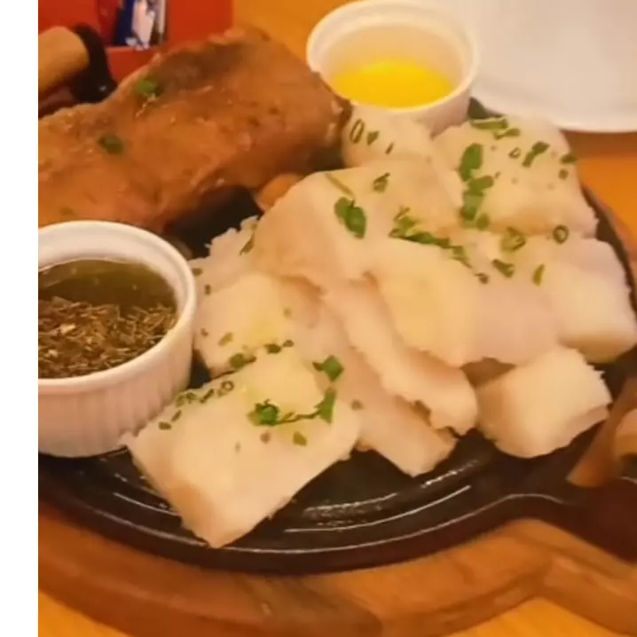 Costela com mandioca