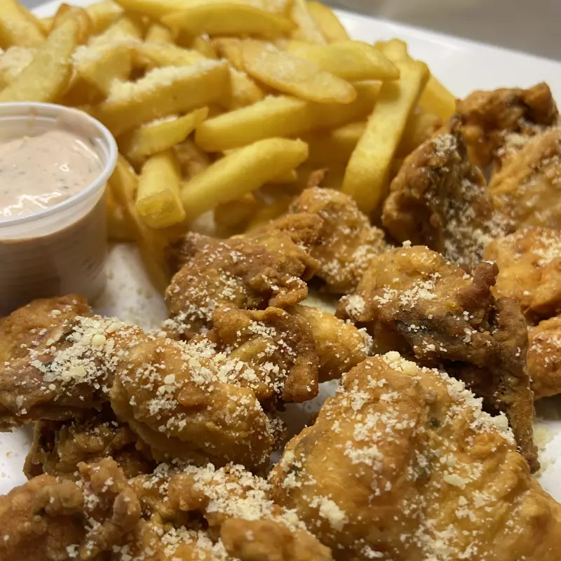 Frango Passarinha com Fritas