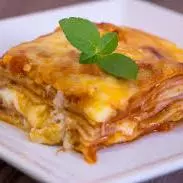 Lasanha de presunto e queijo