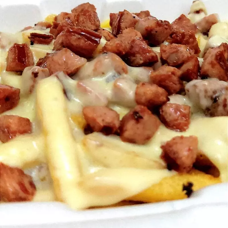 Batata c/ calabresa queijo e gratin